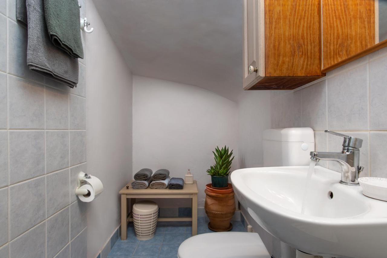 Astera Studio Is A Peaceful Place To Stay! Adamantas  Bagian luar foto